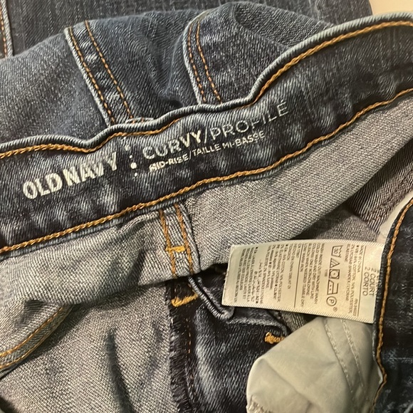 Old Navy Jeans 2 Short - Picture 2 of 10